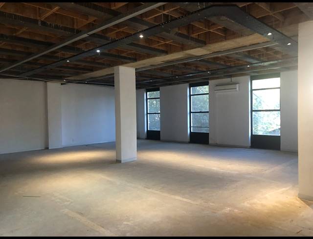 157M² OFFICE TO LET IN CRAIGHALL